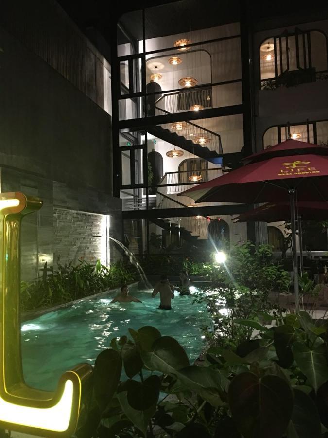 Life Boutique Hotel Hue Exterior photo
