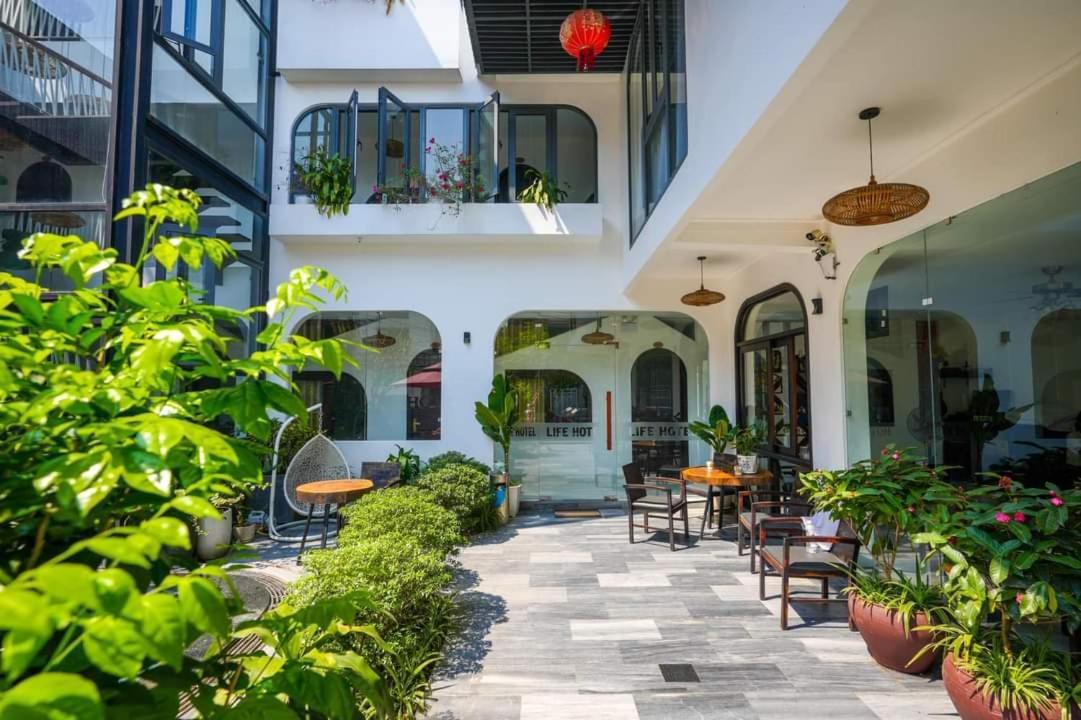 Life Boutique Hotel Hue Exterior photo